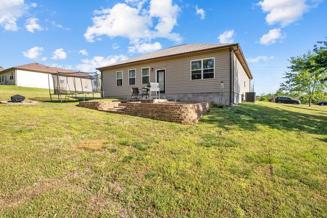 18010 Castle Ct, Bon Aqua, TN 37025
