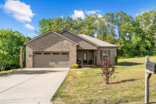18010 Castle Ct, Bon Aqua, TN 37025