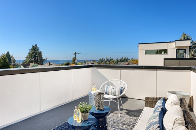 4027 California Avenue SW #D, Seattle, WA 98116