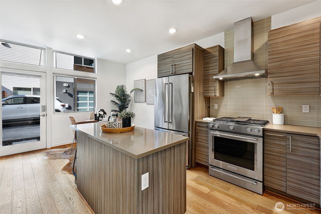 4027 California Avenue SW #D, Seattle, WA 98116
