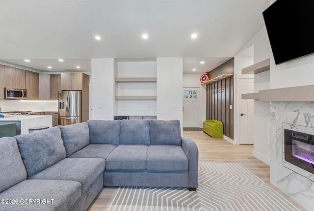 3460 S Shamrock Street, Wasilla, AK 99623