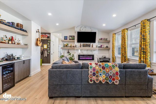 3460 S Shamrock Street, Wasilla, AK 99623