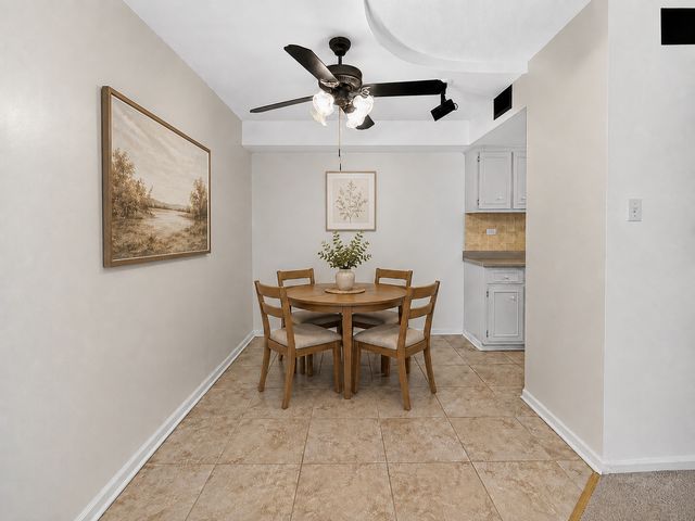 8000 Woodglen Lane 110, Downers Grove, IL 60516