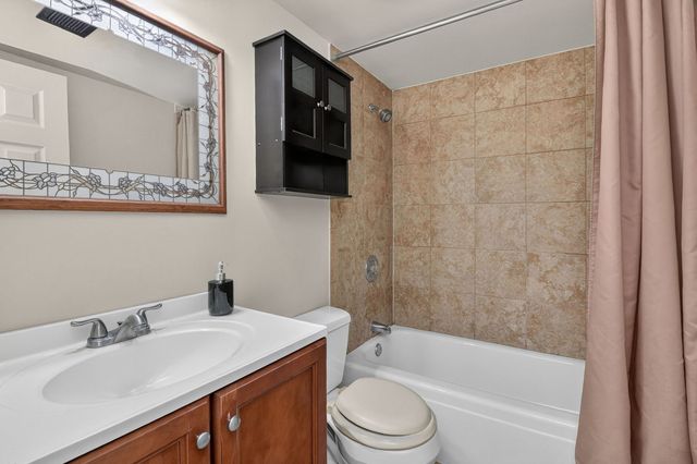 8000 Woodglen Lane 110, Downers Grove, IL 60516