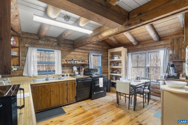 1522 HOLLAND CREEK RD, Louisa, VA 23093