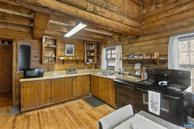 1522 HOLLAND CREEK RD, Louisa, VA 23093