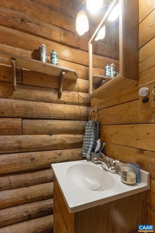 1522 HOLLAND CREEK RD, Louisa, VA 23093