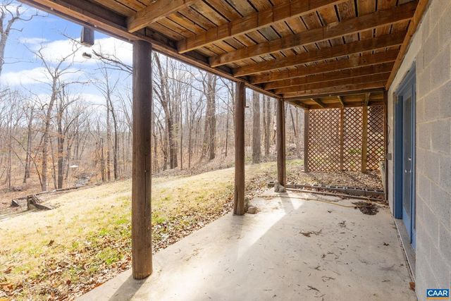 1522 HOLLAND CREEK RD, Louisa, VA 23093