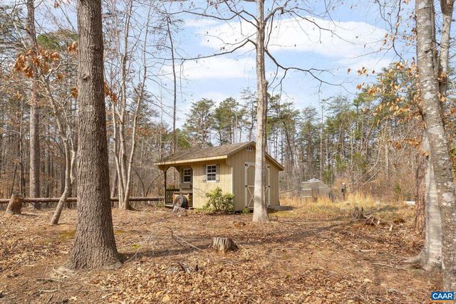 1522 HOLLAND CREEK RD, Louisa, VA 23093