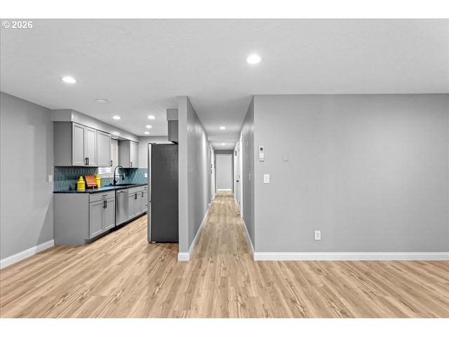 395 STARK St N, Salem, OR 97303