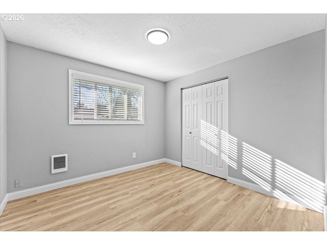 395 STARK St N, Salem, OR 97303