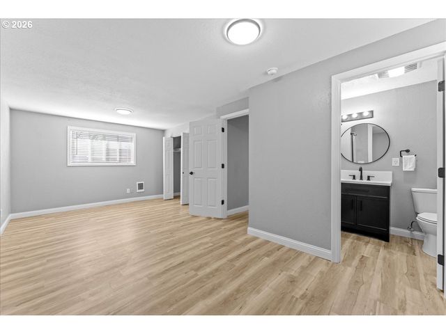 395 STARK St N, Salem, OR 97303