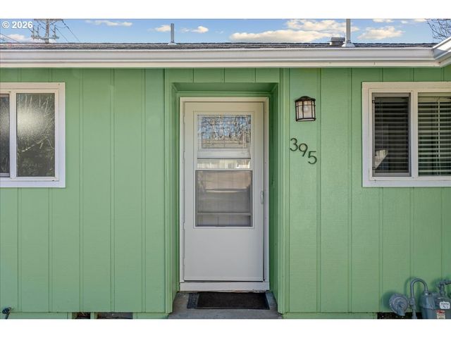 395 STARK St N, Salem, OR 97303