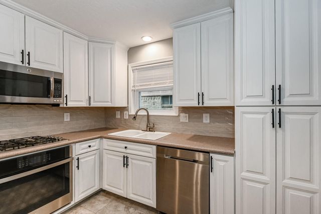 7923 Dawnridge Drive, Houston, TX 77071