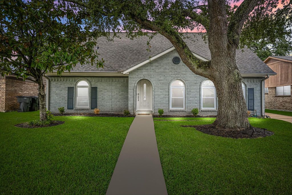 7923 Dawnridge Drive, Houston, TX 77071