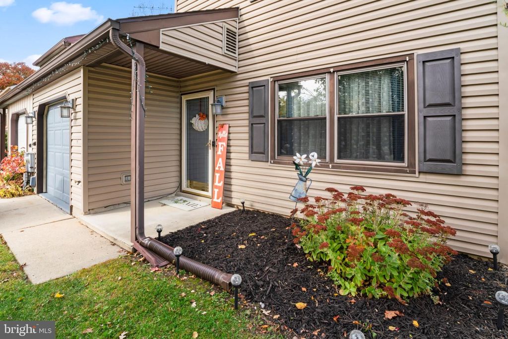 28 LANFORD, New Castle, DE 19720