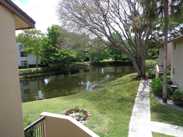 3713 Cocoplum Circle 3545, Coconut Creek, FL 33063