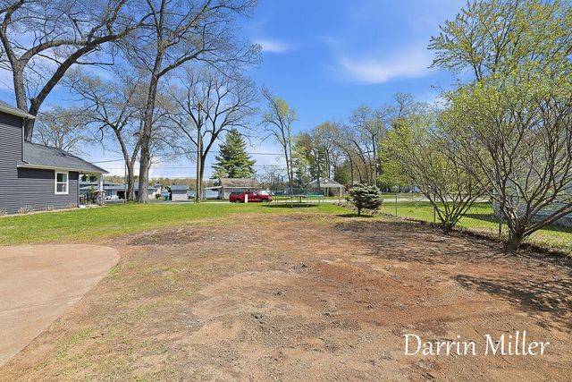 6289 Middle Lake Road, Twin Lake, MI 49457
