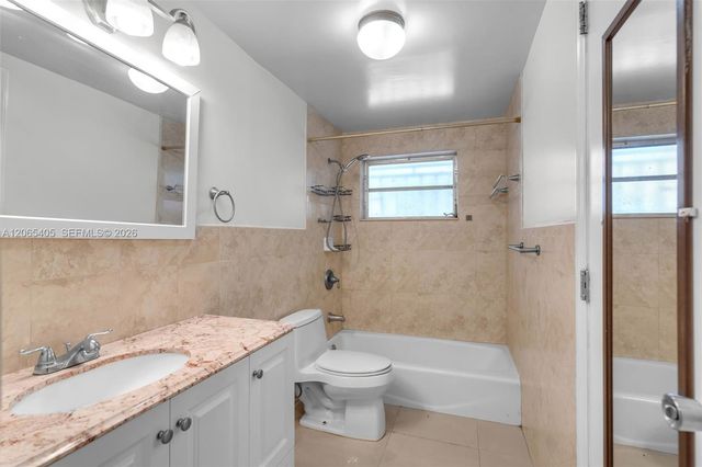 5560 W 6th Avenue, Hialeah, FL 33012