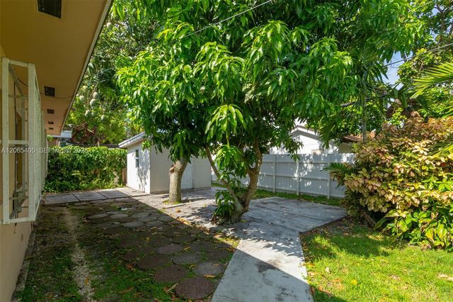 5560 W 6th Avenue, Hialeah, FL 33012