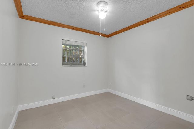 5560 W 6th Avenue, Hialeah, FL 33012