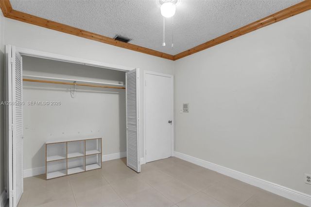 5560 W 6th Avenue, Hialeah, FL 33012