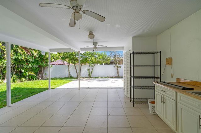 5560 W 6th Avenue, Hialeah, FL 33012