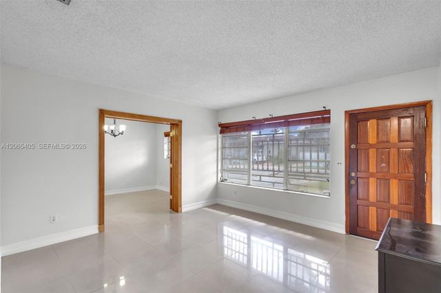 5560 W 6th Avenue, Hialeah, FL 33012