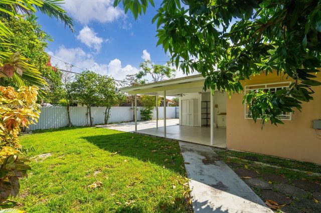 5560 W 6th Avenue, Hialeah, FL 33012