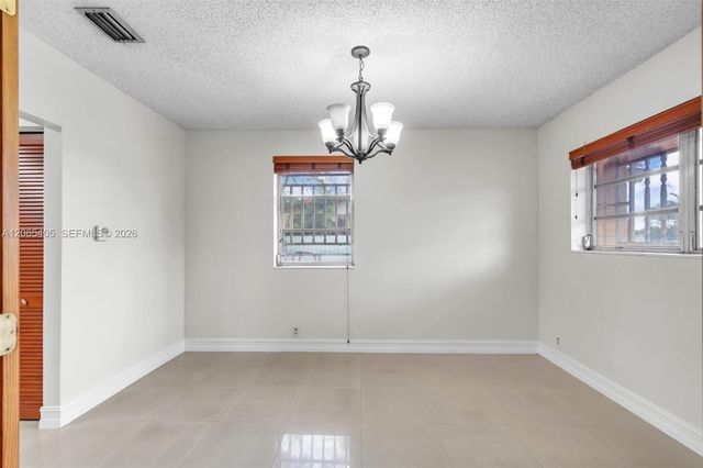 5560 W 6th Avenue, Hialeah, FL 33012