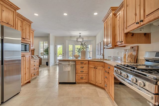 534 E FOX FARM PL, Draper, UT 84020