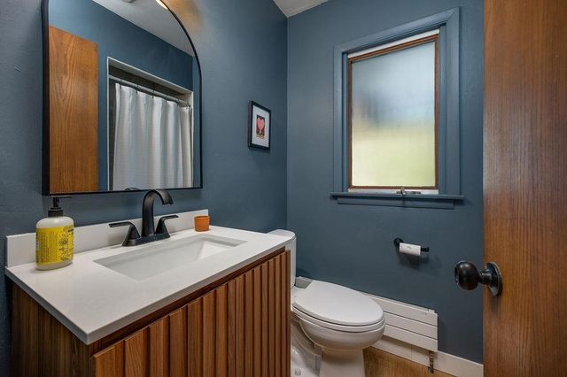 2404 Mayflower Drive, Middleton, WI 53562