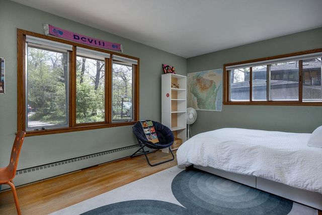 2404 Mayflower Drive, Middleton, WI 53562