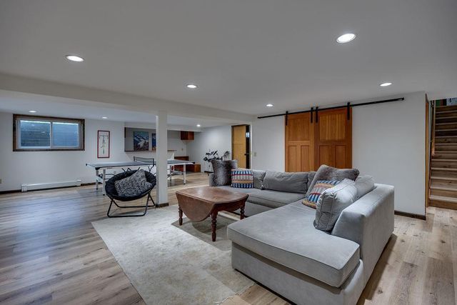 2404 Mayflower Drive, Middleton, WI 53562
