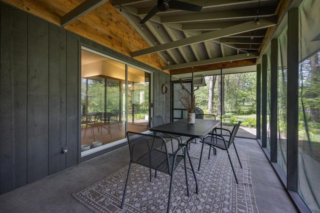 2404 Mayflower Drive, Middleton, WI 53562