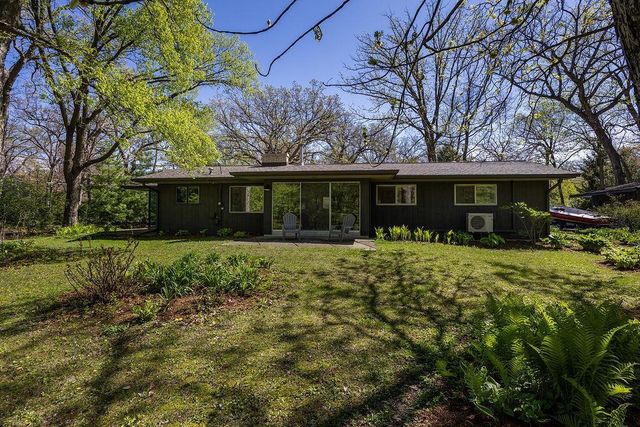 2404 Mayflower Drive, Middleton, WI 53562