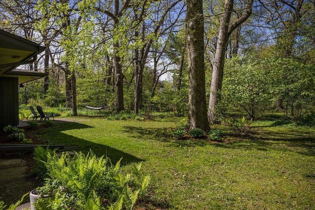 2404 Mayflower Drive, Middleton, WI 53562