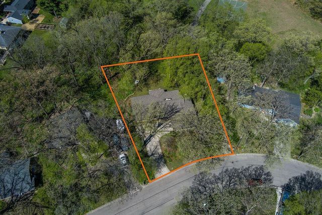 2404 Mayflower Drive, Middleton, WI 53562