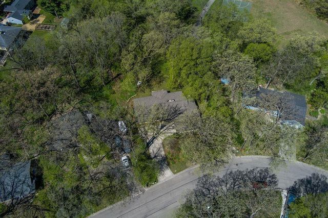 2404 Mayflower Drive, Middleton, WI 53562