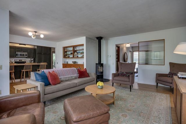 2404 Mayflower Drive, Middleton, WI 53562