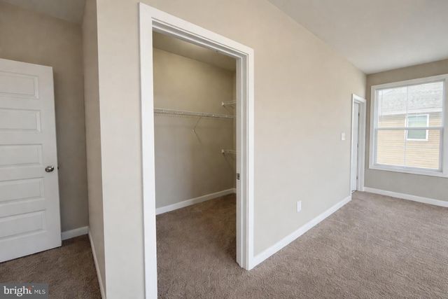 19 BONITA PINE TRL, Martinsburg, WV 25405