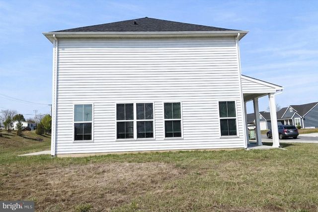 19 BONITA PINE TRL, Martinsburg, WV 25405