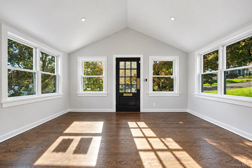 20 Archer Avenue, White Plains, NY 10603 — photo 2