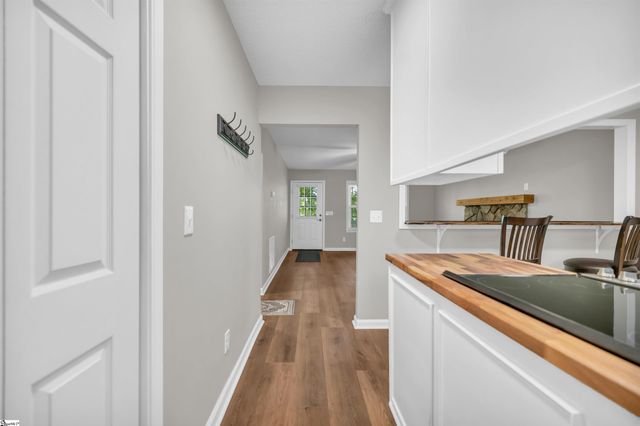 425 Cochise Drive, Waterloo, SC 29384