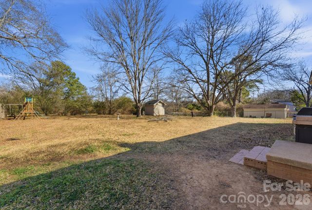 802 Chesterfield Avenue, Lancaster, SC 29720