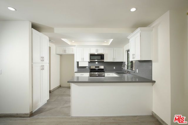 10214 Samoa Avenue 25, Los Angeles, CA 91042