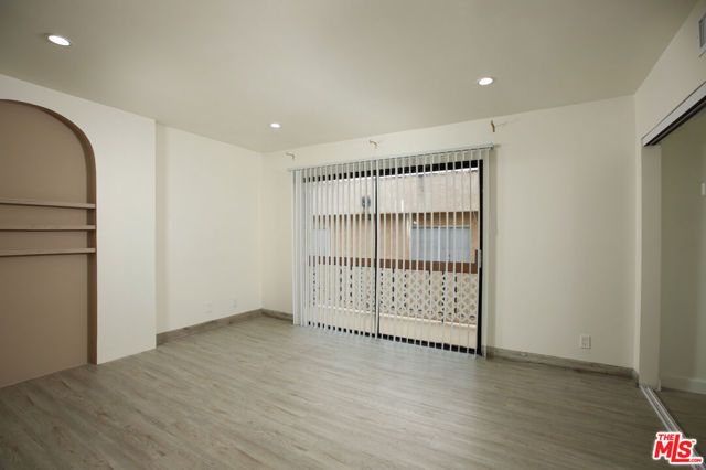 10214 Samoa Avenue 25, Los Angeles, CA 91042