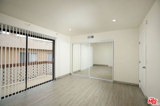 10214 Samoa Avenue 25, Los Angeles, CA 91042