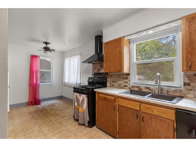 2424 14th Ave Ct, Greeley, CO 80631