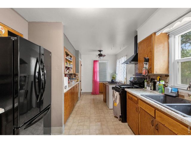 2424 14th Ave Ct, Greeley, CO 80631
